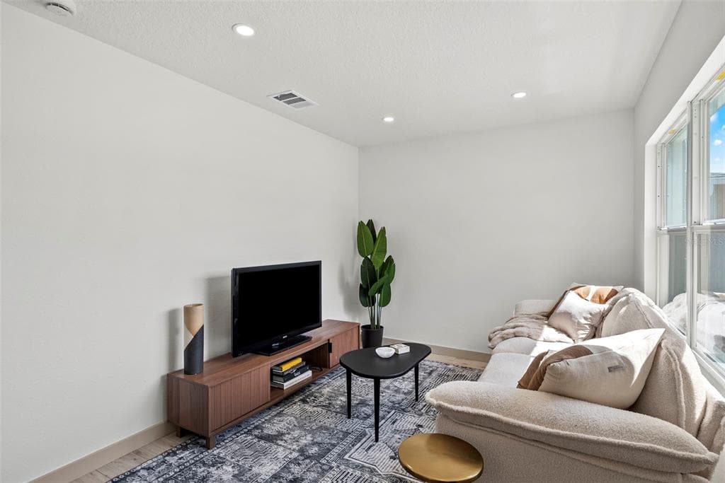 7331 36TH AVENUE, ST PETERSBURG, FL, 33710 photo 5