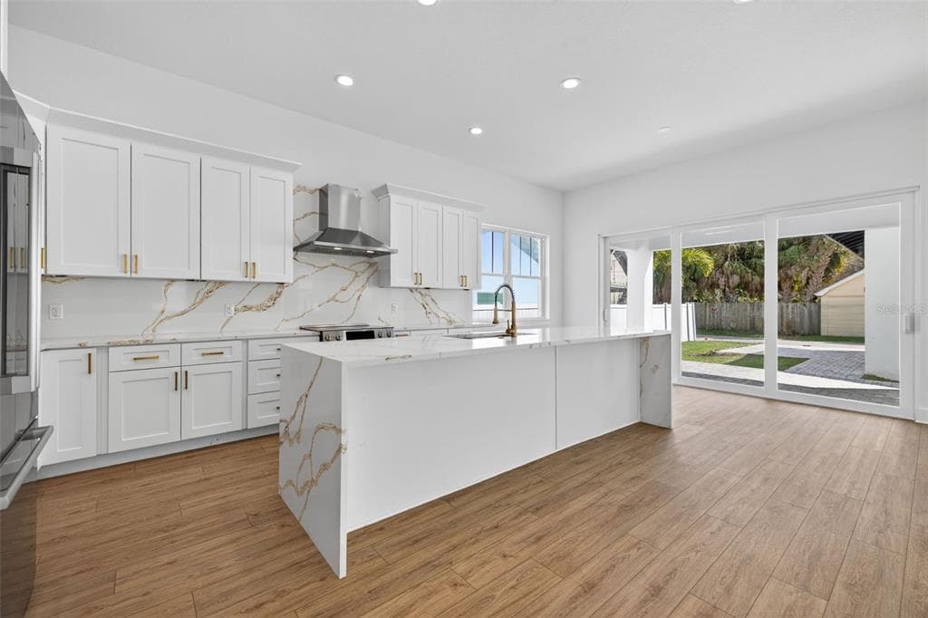 842 30TH AVENUE, ST PETERSBURG, FL, 33704 photo 4