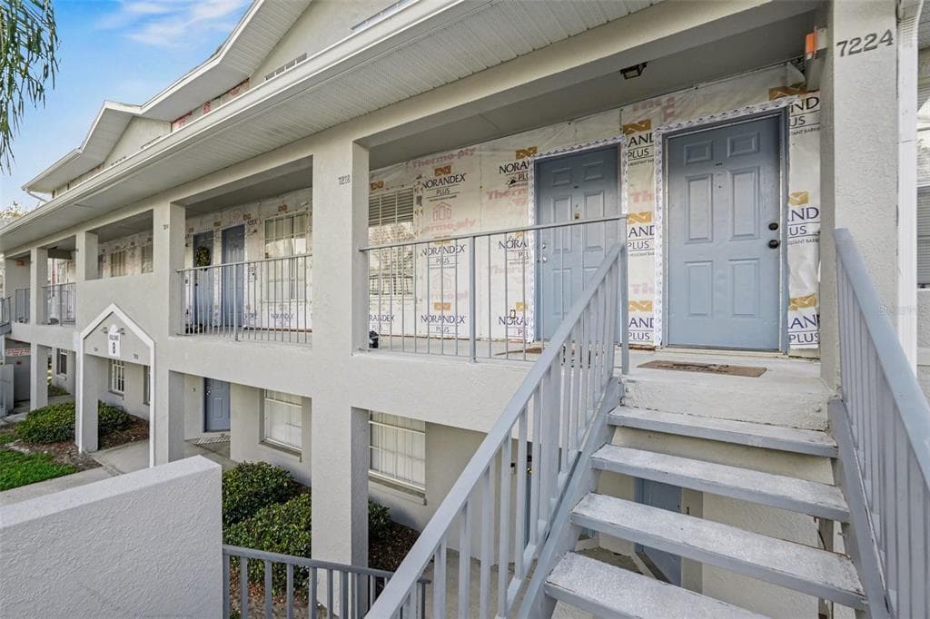 7218 BANK Drive Unit 205, TAMPA, FL 33617 photo 3