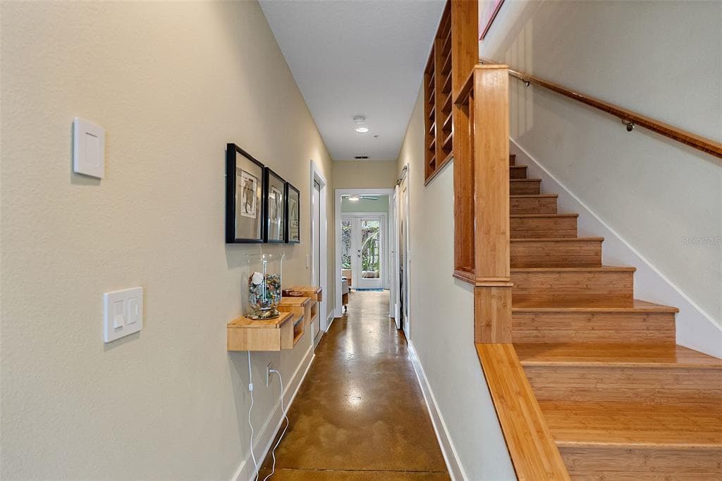 325 5TH Avenue Unit 10, Street PETERSBURG, FL 33701 photo 2