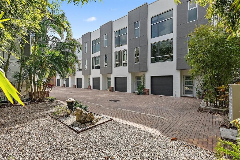 325 5TH Avenue Unit 10, Street PETERSBURG, FL 33701