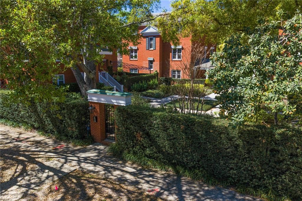 811 ROME AVENUE, TAMPA, FL, 33606 photo 2