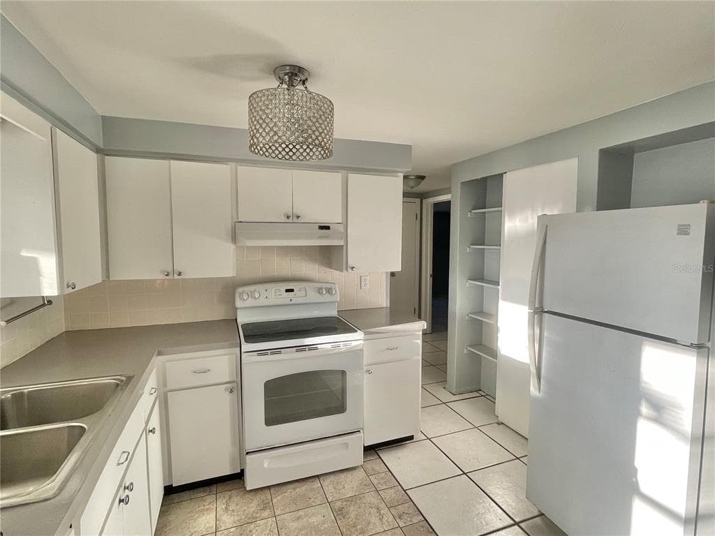 11205 YEWTREE AVENUE, PORT RICHEY, FL 34668 photo 5