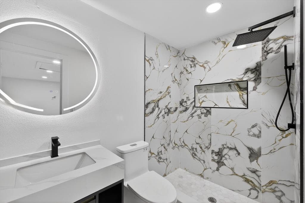 8915 SABODA Court, TAMPA, FL 33634 photo 5