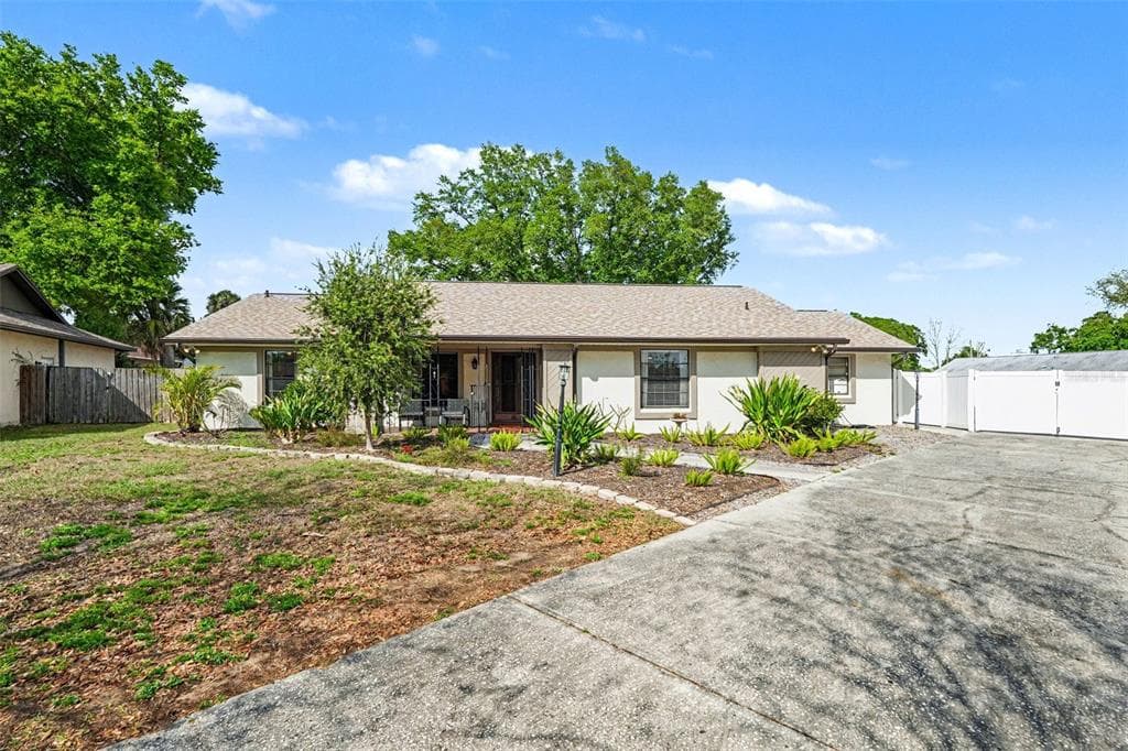 809 ROLLINGWOOD LANE, VALRICO, FL 33594 photo 2