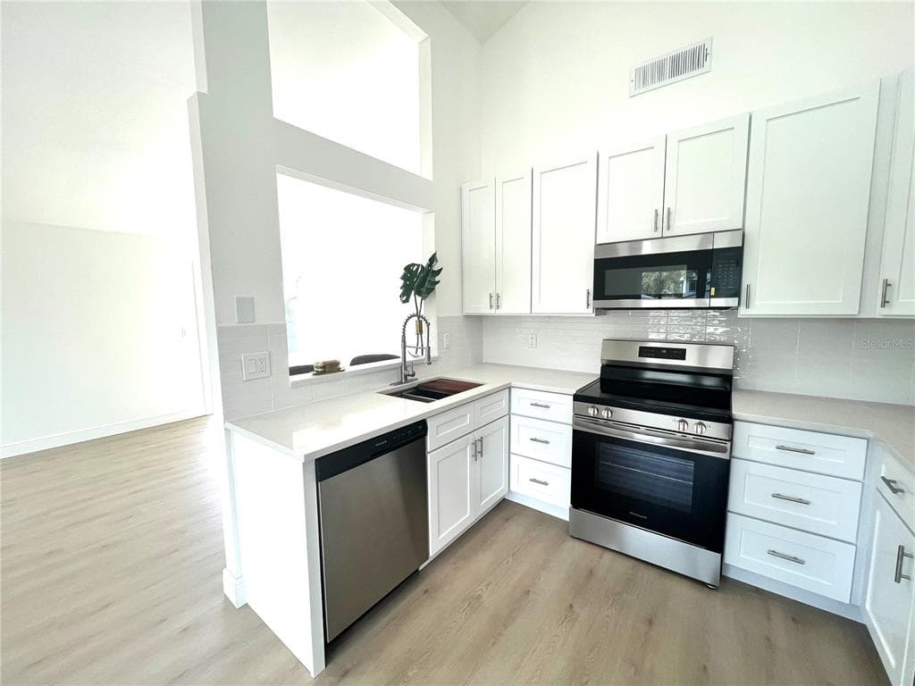 3832 PEBBLE COURT, PALM HARBOR, FL 34684 photo 4