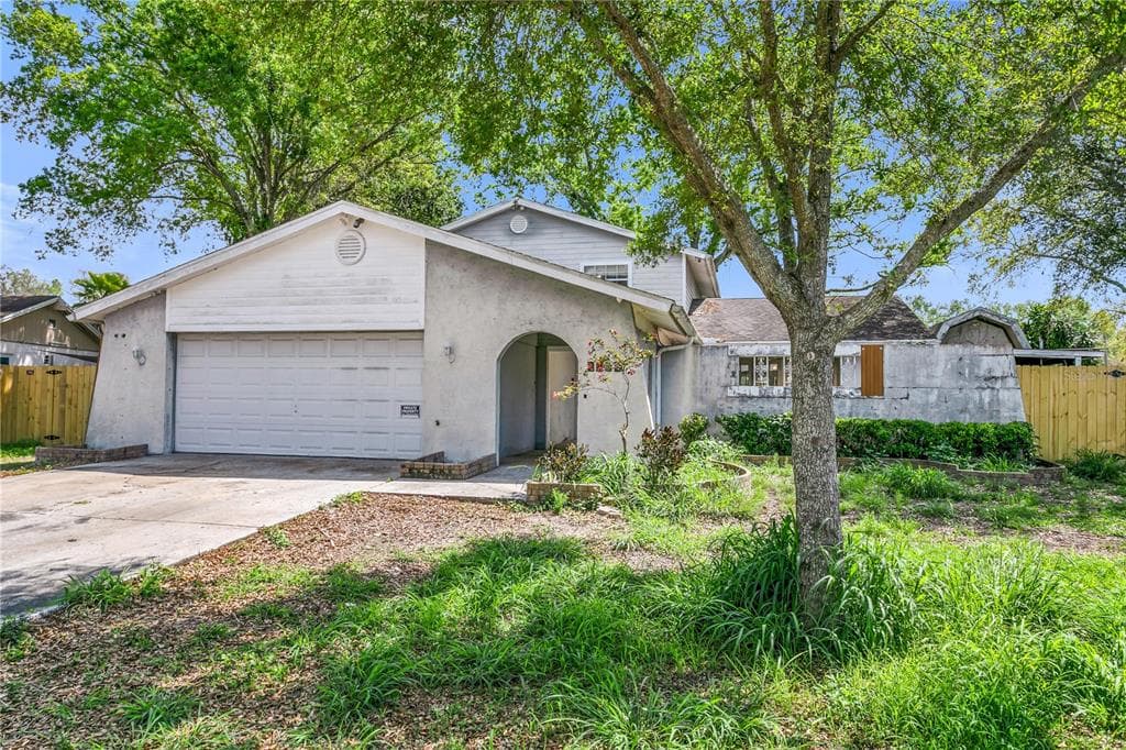 6734 TWELVE OAKS BOULEVARD, TAMPA, FL, 33634 photo 2