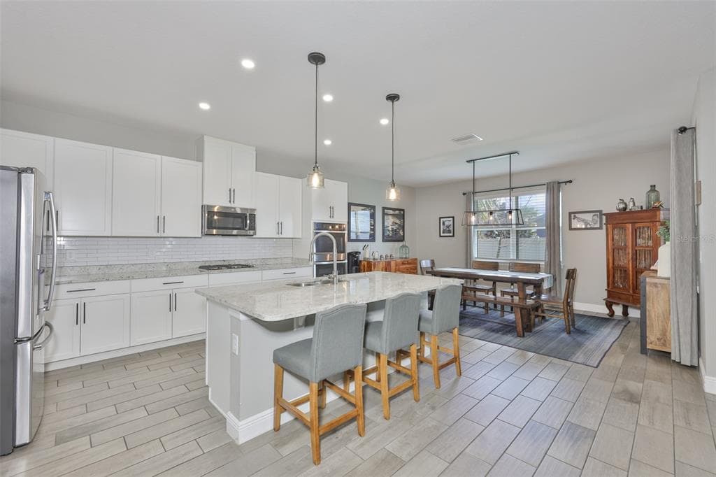 11718 LAKE LUCAYA Drive, RIVERVIEW, FL 33579 photo 5