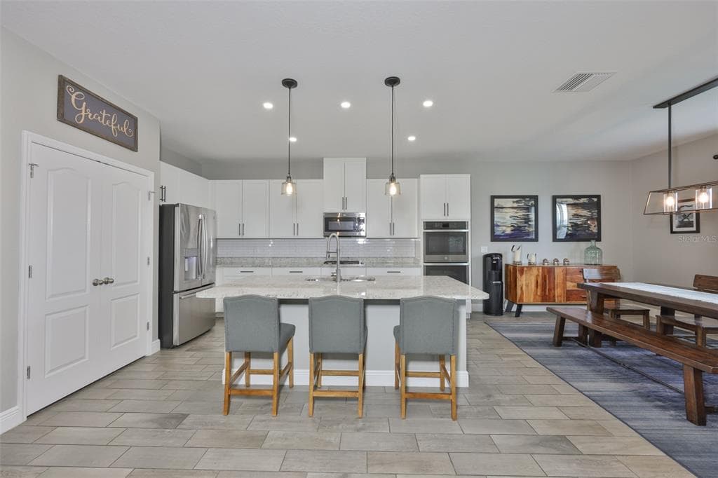 11718 LAKE LUCAYA Drive, RIVERVIEW, FL 33579 photo 4