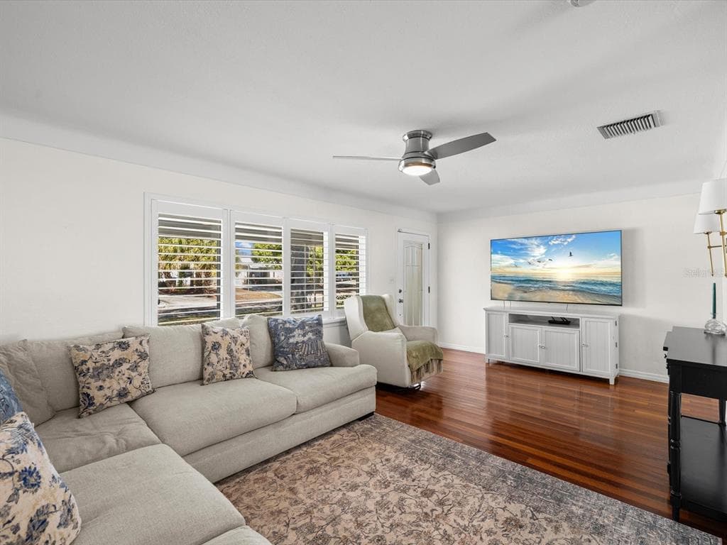 5330 26TH Avenue, Street PETERSBURG, FL 33710 photo 2