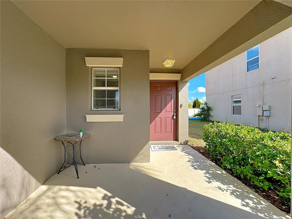 349 CASCADE BEND Drive, RUSKIN, FL 33570 photo 3