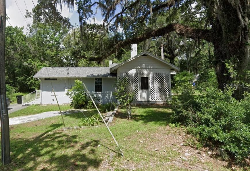 301 HIGHLAND STREET, BROOKSVILLE, FL 34601