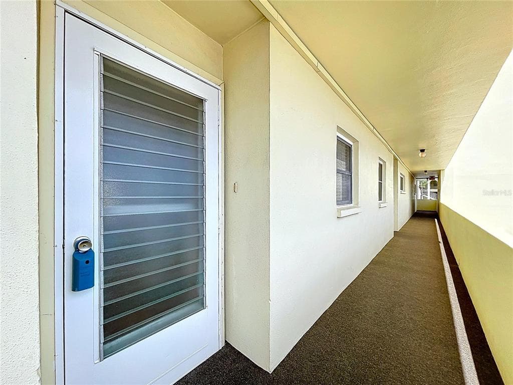 4650 COVE CIRCLE, Unit# 209, ST PETERSBURG, FL, 33708 photo 2