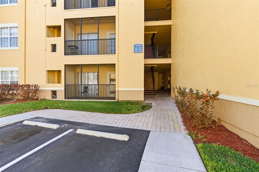 4323 BAYSIDE VILLAGE DRIVE, Unit# 201, TAMPA, FL, 33615 photo 4