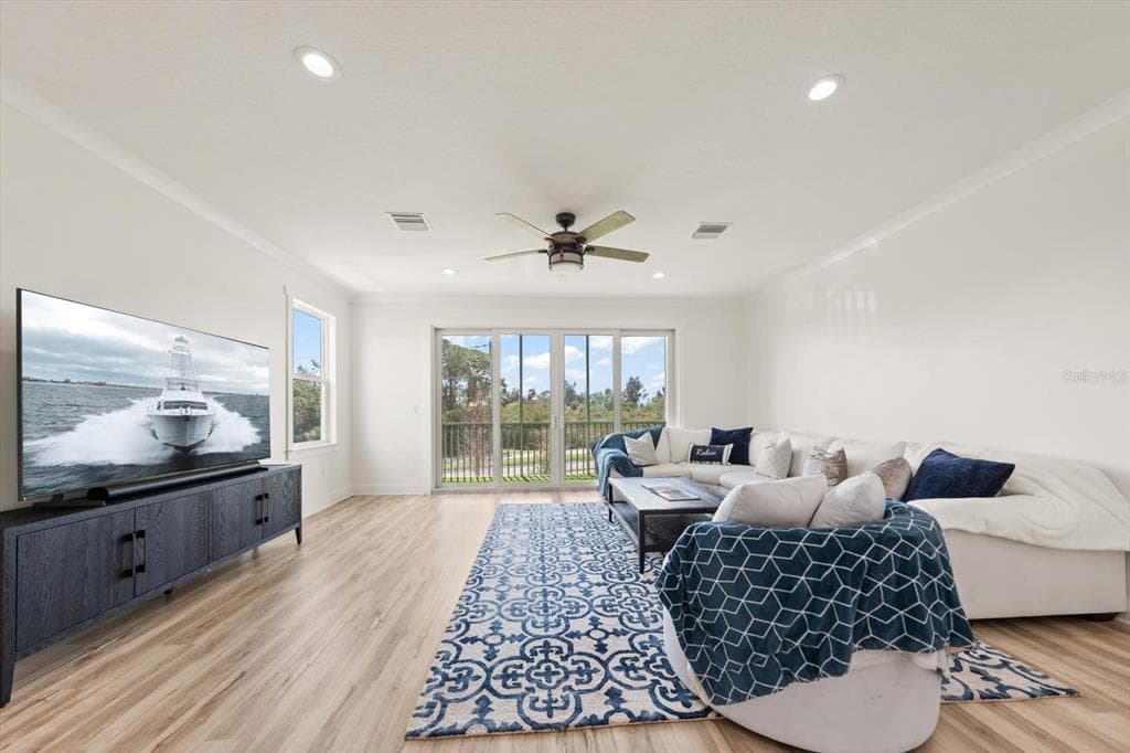 1297 SAVONA DRIVE, ST PETERSBURG, FL, 33702 photo 2