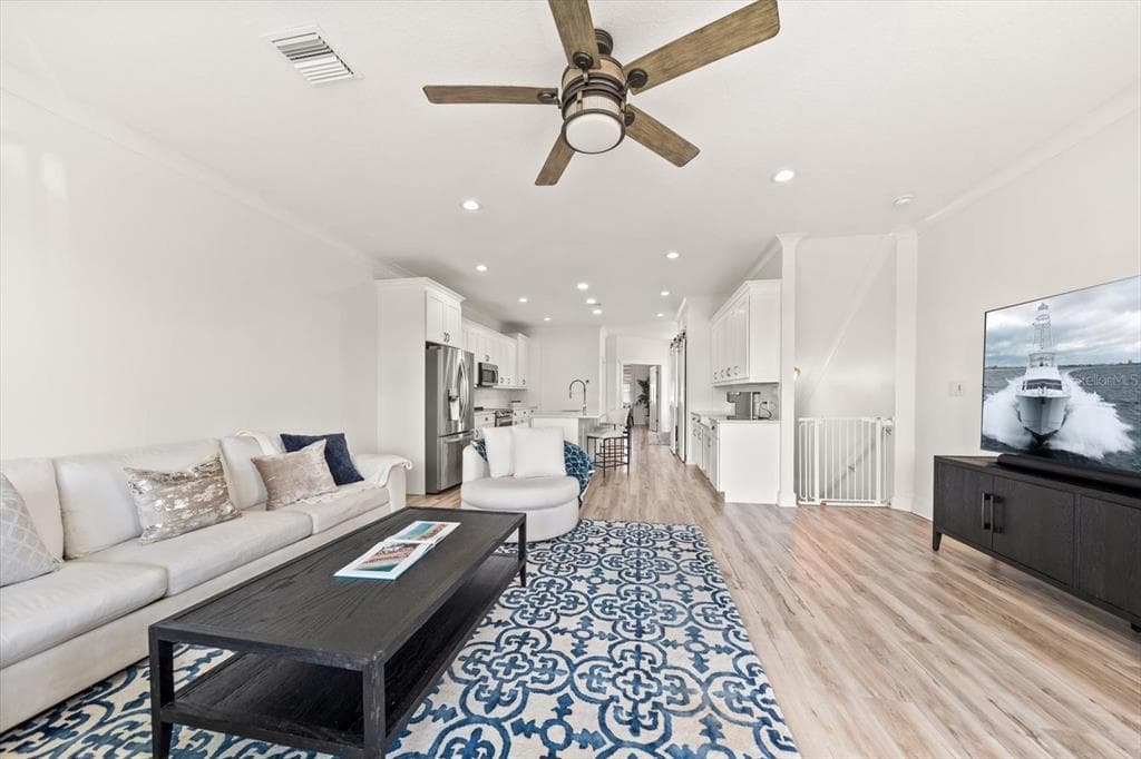 1297 SAVONA DRIVE, ST PETERSBURG, FL, 33702 photo 4