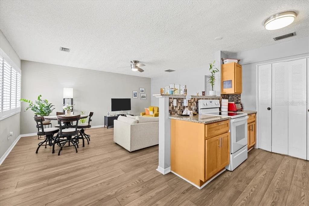 1235 HIGHLAND Avenue Unit 2-307, CLEARWATER, FL 33756 photo 3