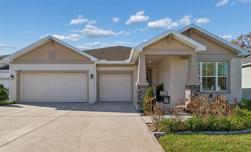 4910 LAKESHORE OAKS Court, TAMPA, FL 33624