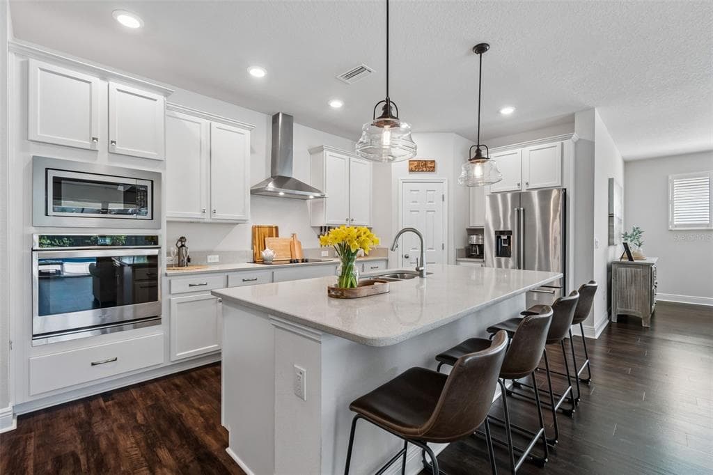 4910 LAKESHORE OAKS Court, TAMPA, FL 33624 photo 5