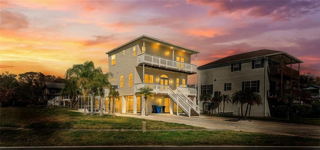 402 SHORE Drive, OLDSMAR, FL 34677 photo 2