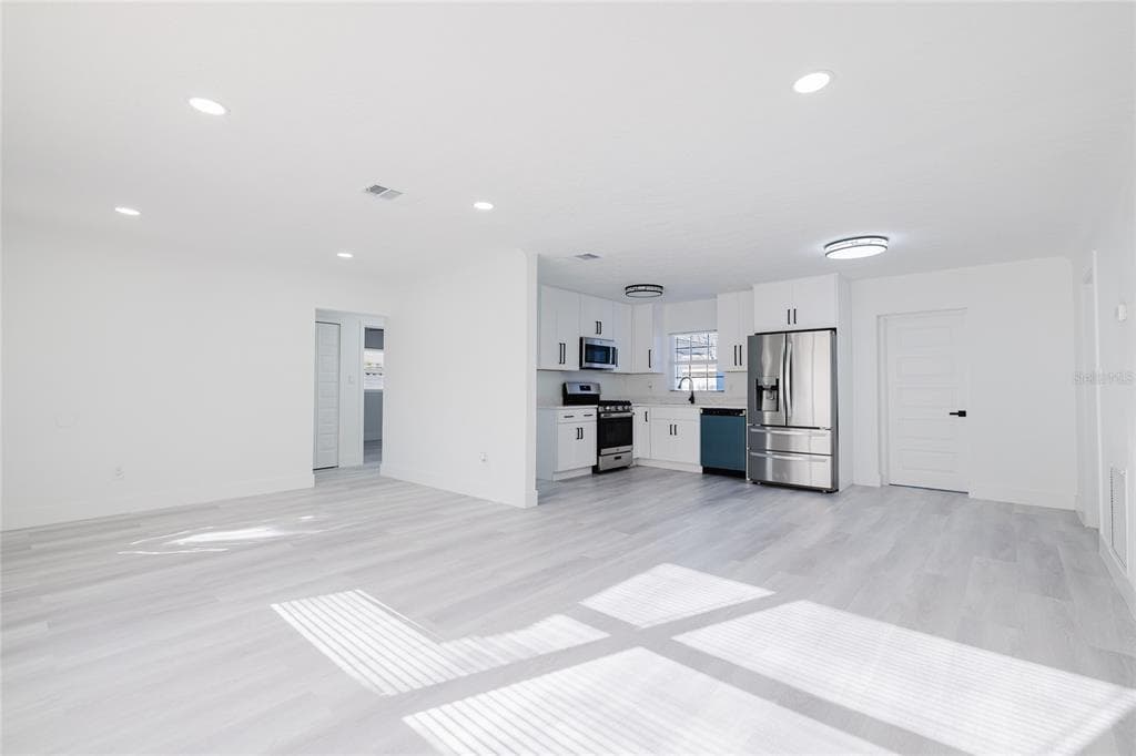 1832 GREENHILL DRIVE, CLEARWATER, FL 33755 photo 2