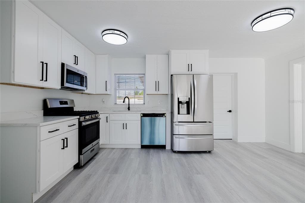 1832 GREENHILL DRIVE, CLEARWATER, FL 33755 photo 3