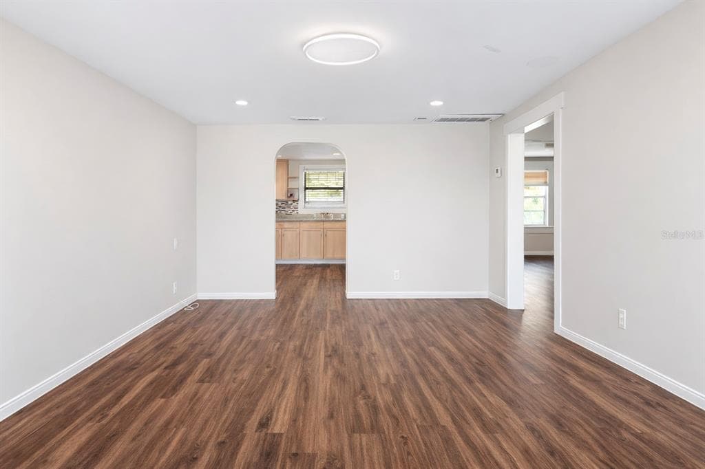 2806 PARK DRIVE, TAMPA, FL 33619 photo 2