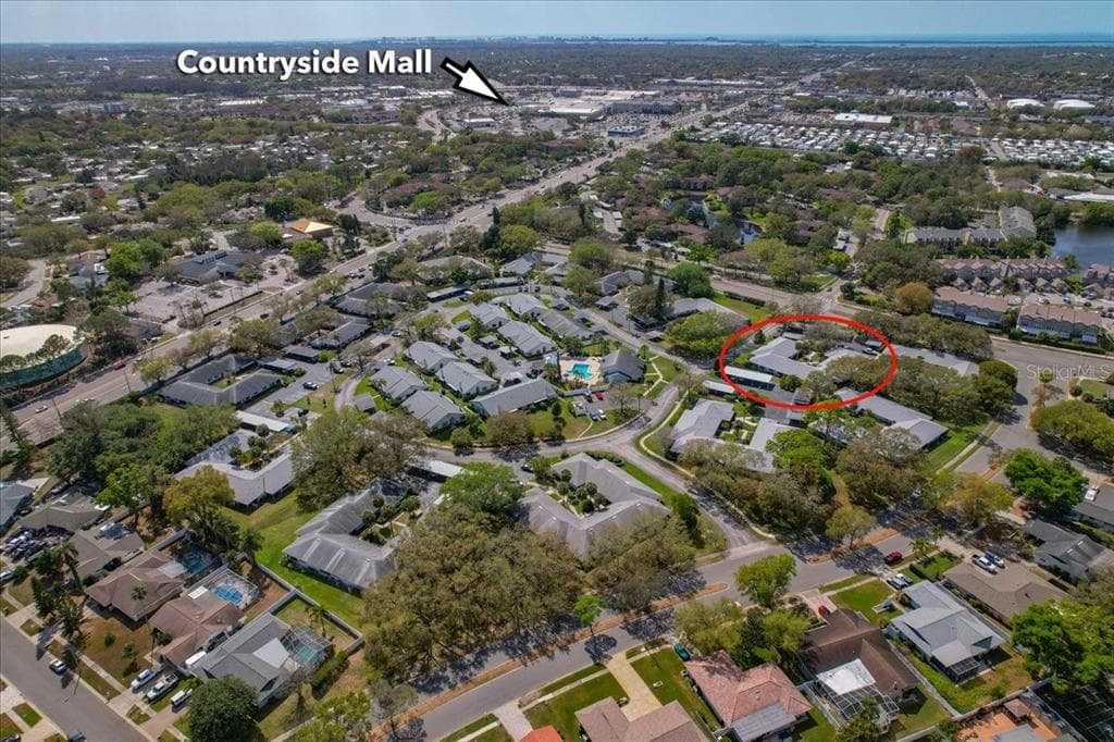 2761 COUNTRYSIDE Boulevard Unit 105, CLEARWATER, FL 33761 photo 4