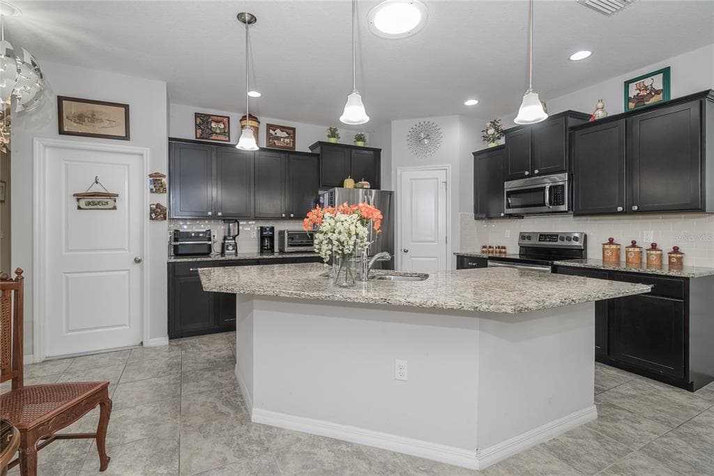 32863 WOODTHRUSH Way, WESLEY CHAPEL, FL 33545 photo 3