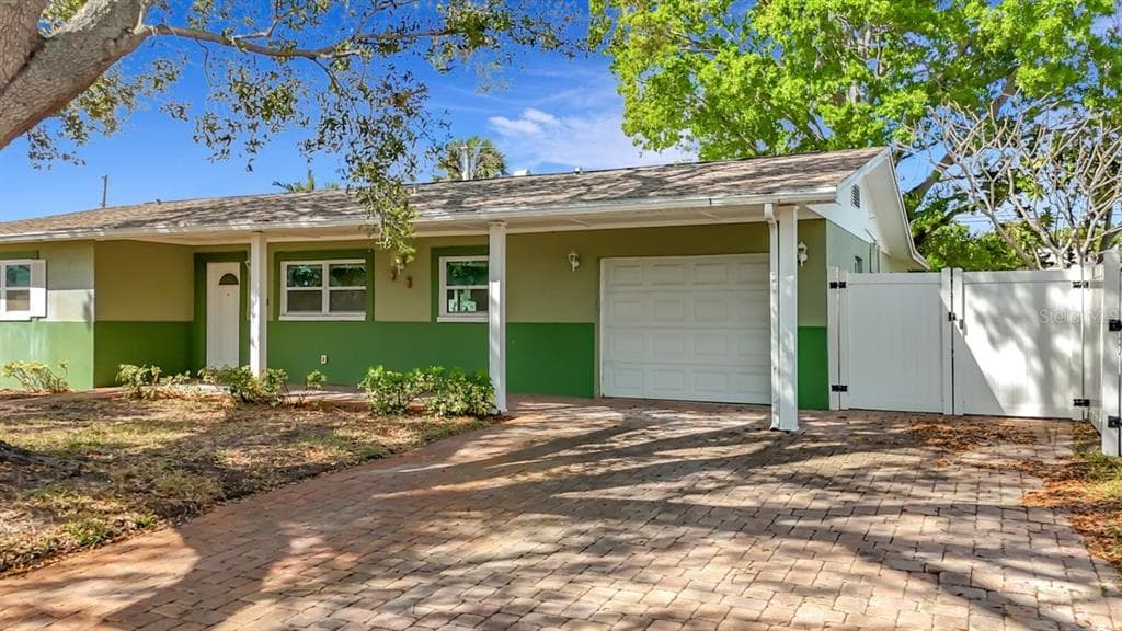 7454 LOCUST STREET, ST PETERSBURG, FL, 33702 photo 2