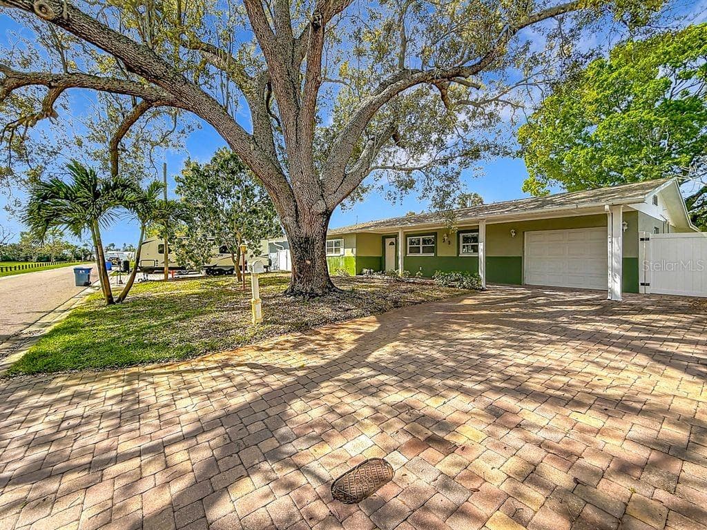 7454 LOCUST STREET, ST PETERSBURG, FL, 33702 photo 3