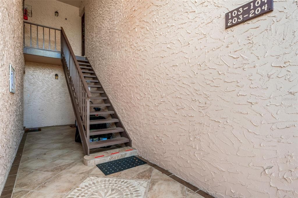 203 ASPEN CIRCLE, Unit# 203, SEMINOLE, FL, 33777 photo 5