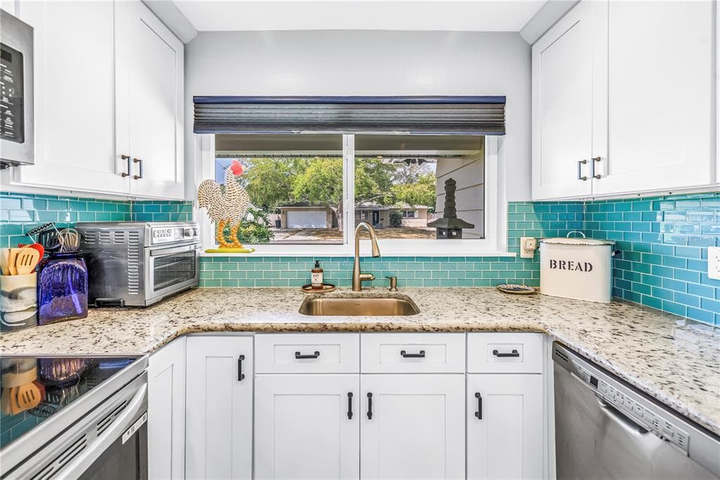 6800 17TH Street, Street PETERSBURG, FL 33712 photo 5