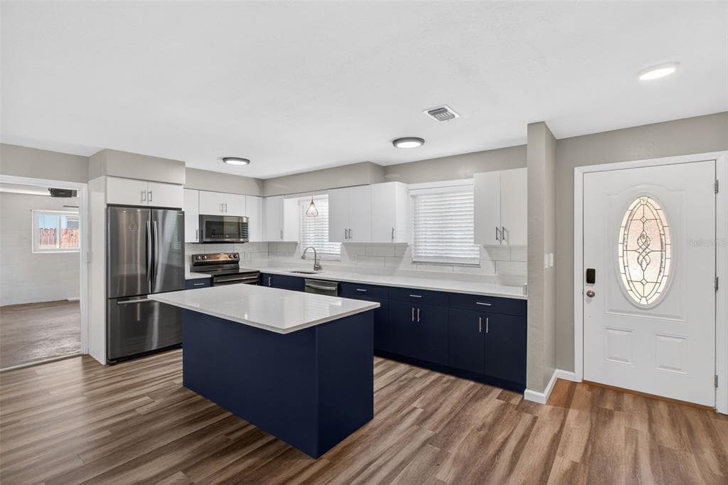 2465 BRENTWOOD DRIVE, CLEARWATER, FL, 33764 photo 4