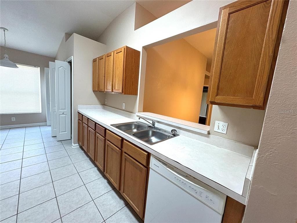 12412 CEDARFIELD Drive, RIVERVIEW, FL 33579 photo 4