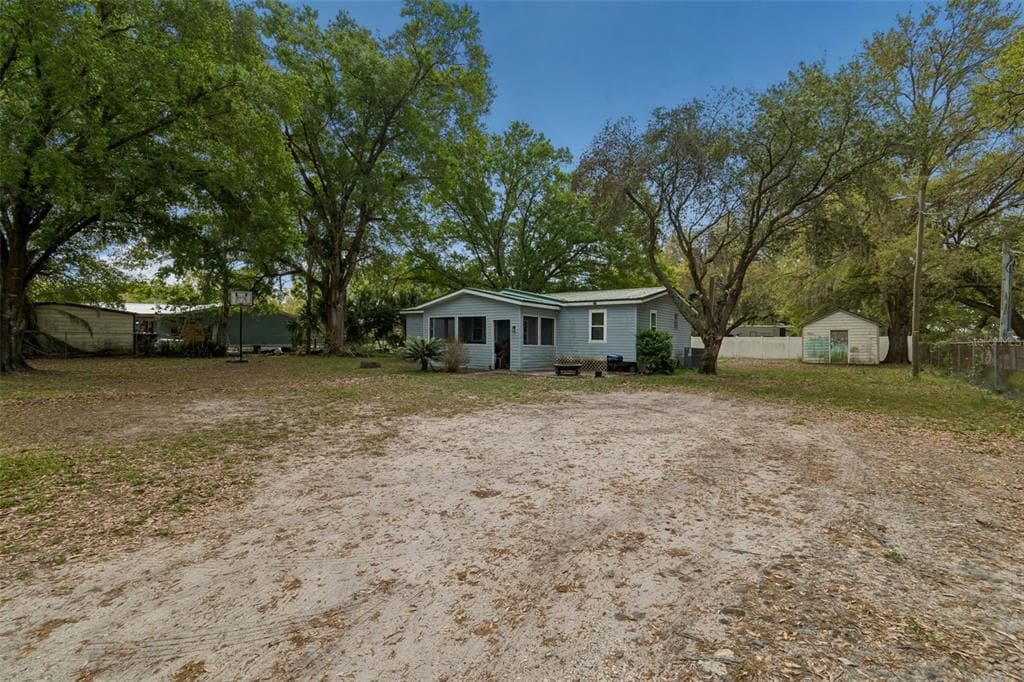 4505 ESTATE Drive, PLANT CITY, FL 33567 photo 3