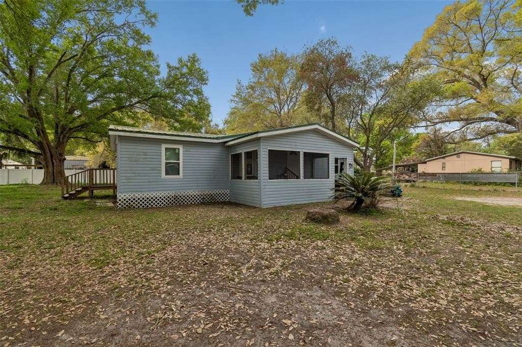 4505 ESTATE Drive, PLANT CITY, FL 33567 photo 4