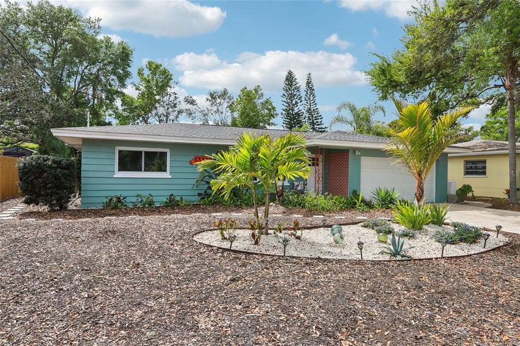 797 LAKESIDE Drive, DUNEDIN, FL 34698 photo 3