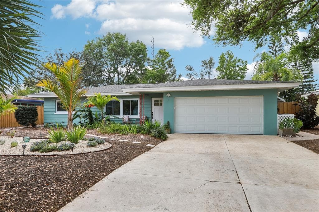797 LAKESIDE Drive, DUNEDIN, FL 34698