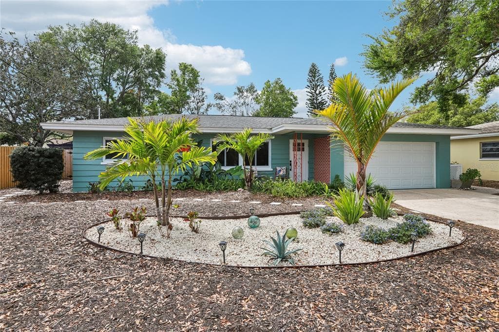 797 LAKESIDE Drive, DUNEDIN, FL 34698 photo 4