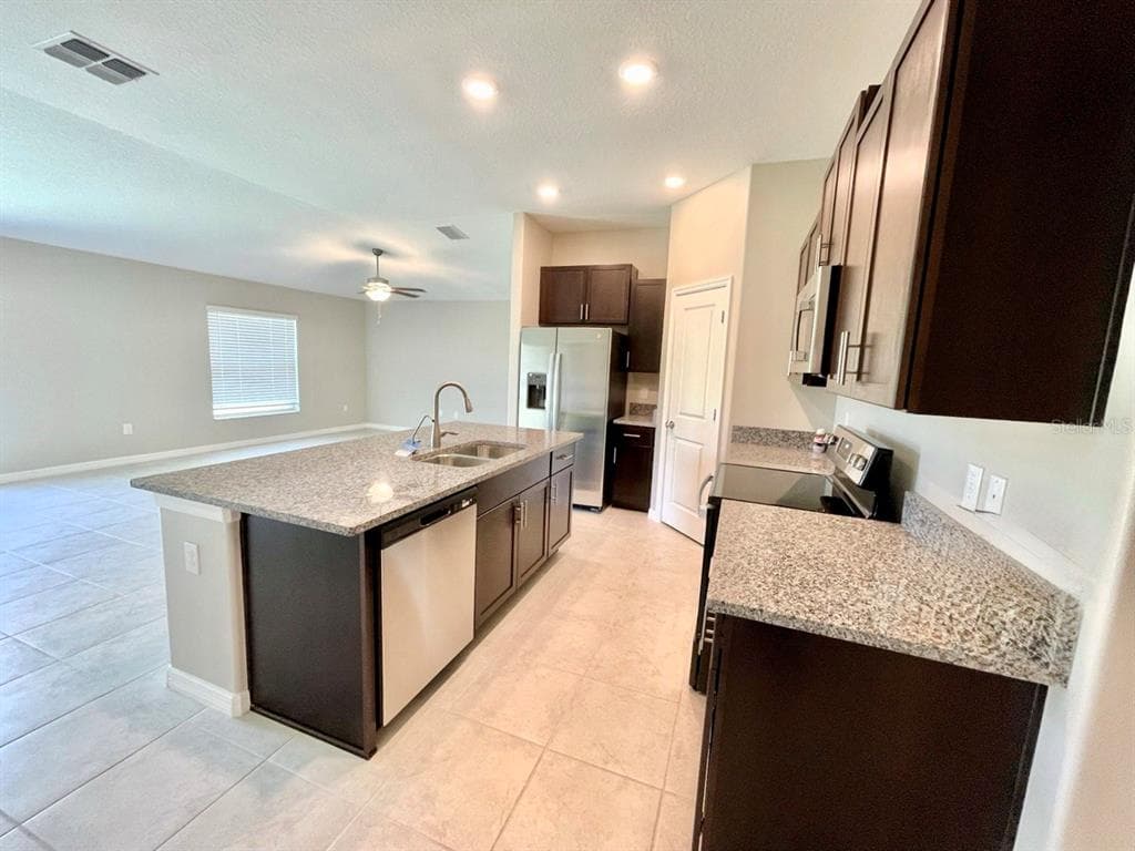 869 ANCHOR BEND Drive, RUSKIN, FL 33570 photo 3