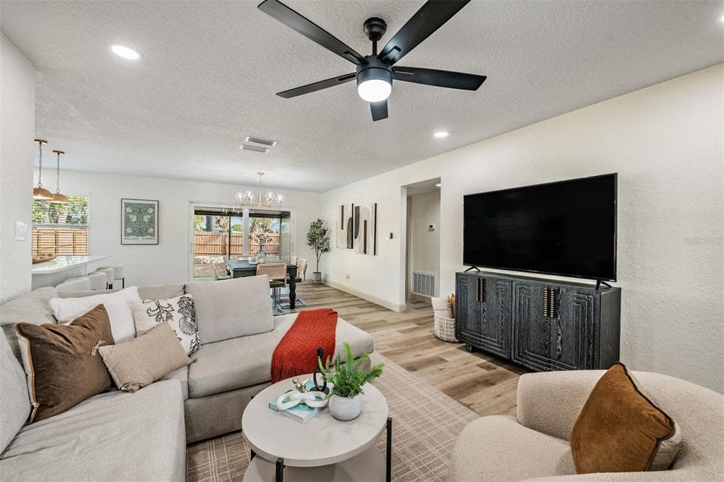 7619 33RD AVENUE, ST PETERSBURG, FL, 33710 photo 4