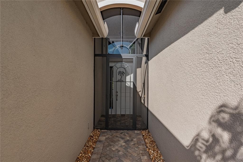 4908 GRAND BANKS DRIVE, WIMAUMA, FL, 33598 photo 5