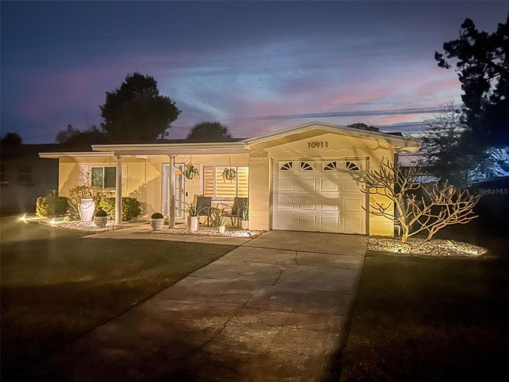 10911 FREEDOM BOULEVARD, SEMINOLE, FL, 33772 photo 2