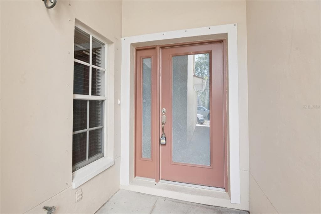 300 VALENCIA Circle, Street PETERSBURG, FL 33716 photo 5