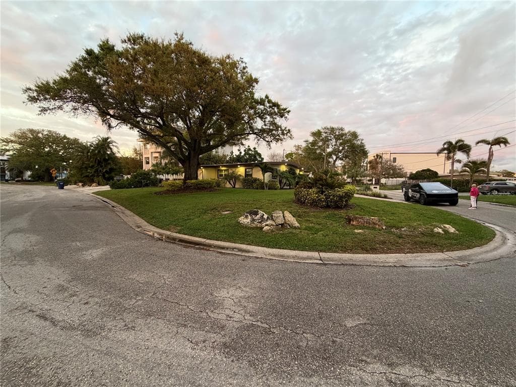 25 SANDPIPER Road, TAMPA, FL 33609 photo 4