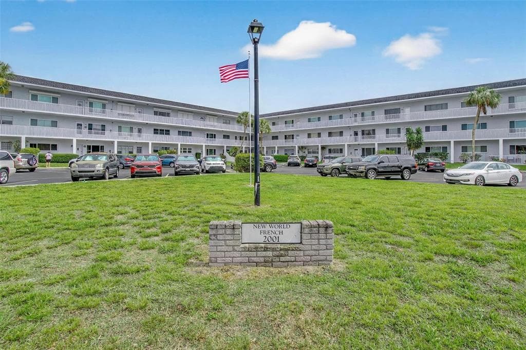 2001 WORLD PARKWAY Boulevard Unit 3, CLEARWATER, FL 33763