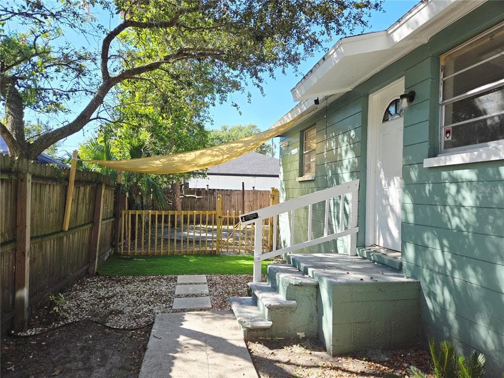 8204 13TH Street, TAMPA, FL 33604 photo 3