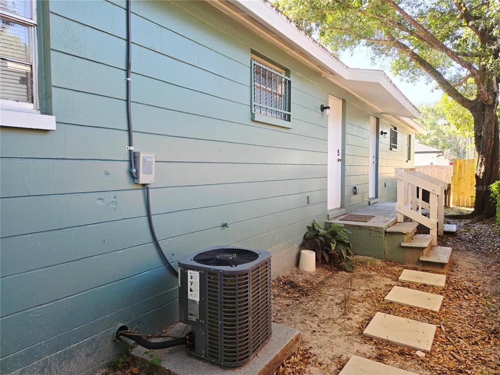 8204 13TH Street, TAMPA, FL 33604 photo 5