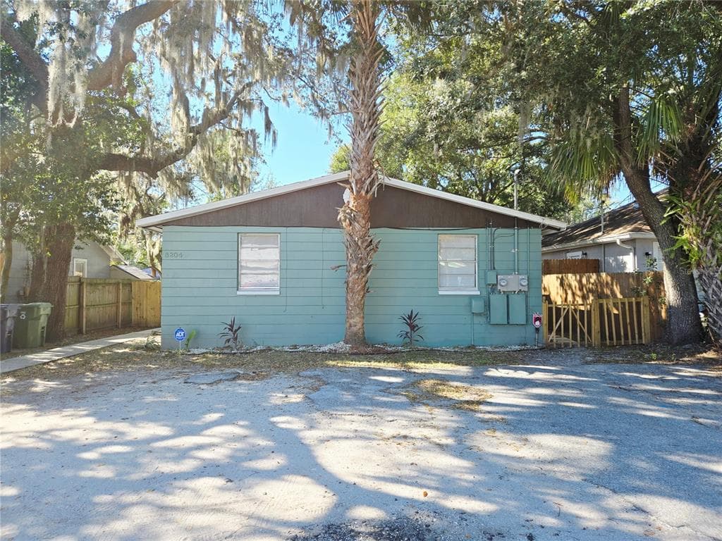 8204 13TH Street, TAMPA, FL 33604 photo 4